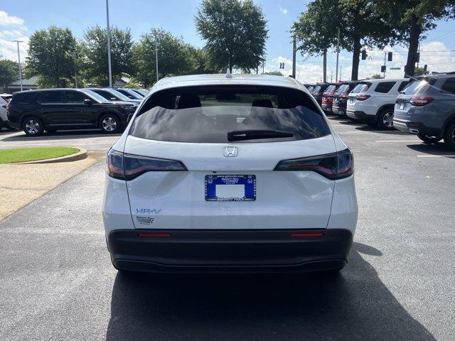 Photo of 2026 Platinum White Pearl Honda HR-V