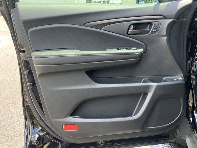Photo of 2024 Crystal Black Pearl Honda Ridgeline