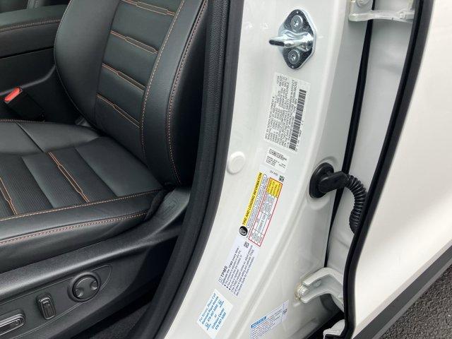 Photo of 2025 Platinum White Pearl Honda CR-V Hybrid