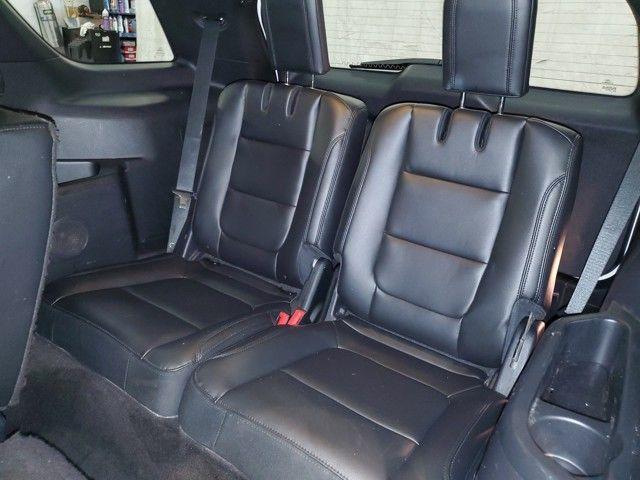 Photo of 2016 White Platinum Clearcoat Metallic Ford Explorer