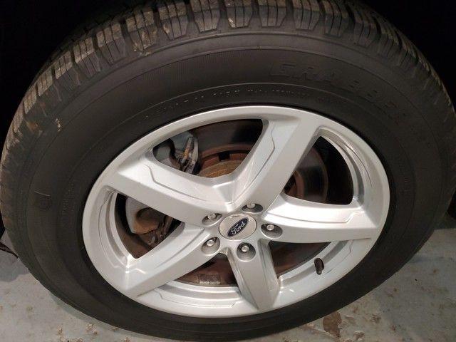 Photo of 2016 White Platinum Clearcoat Metallic Ford Explorer