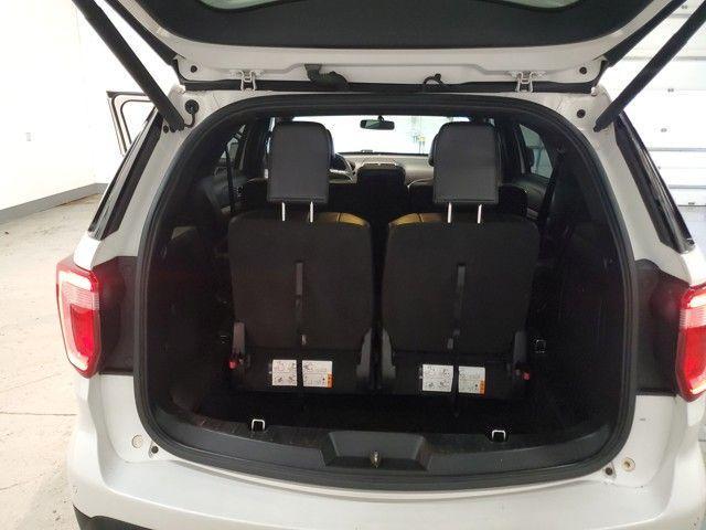 Photo of 2016 White Platinum Clearcoat Metallic Ford Explorer