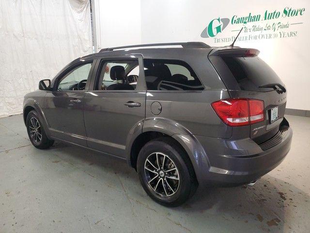 Photo of 2018 Granite Crystal Clearcoat Metallic Dodge Journey