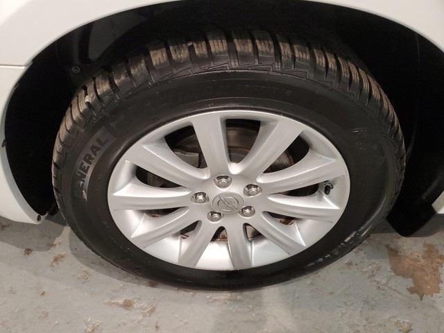 Photo of 2013 Bright White Clearcoat Chrysler 200