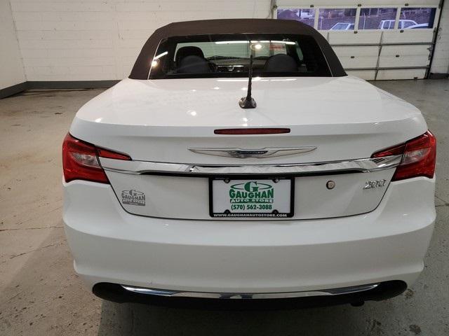 Photo of 2013 Bright White Clearcoat Chrysler 200