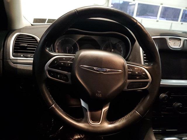 Photo of 2022 Bright White Clearcoat Chrysler 300