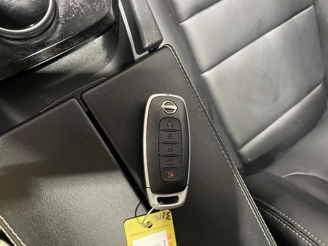 Photo of 2024 Boulder Gray Metallic Nissan Rogue