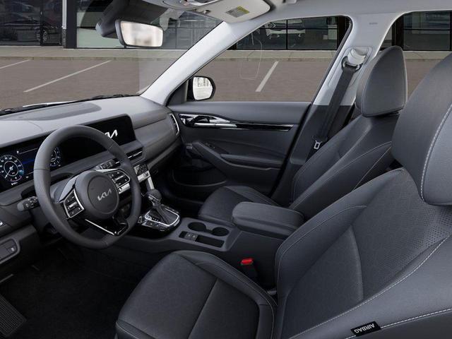 Photo of 2025 Clear White Kia Seltos
