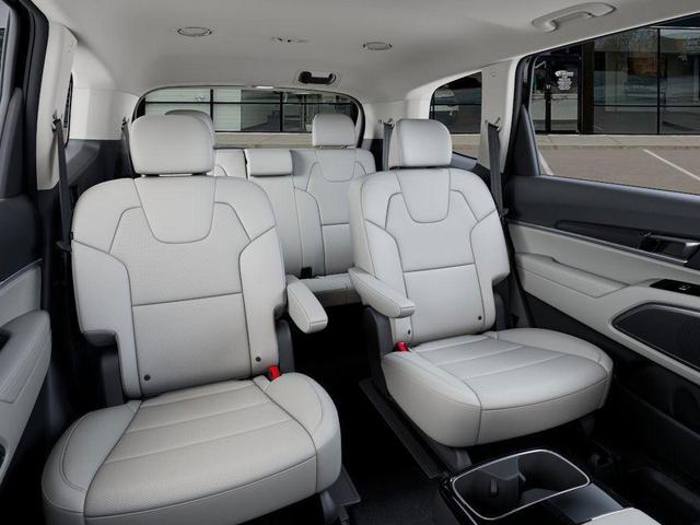 Photo of 2025 Ebony Black Kia Telluride