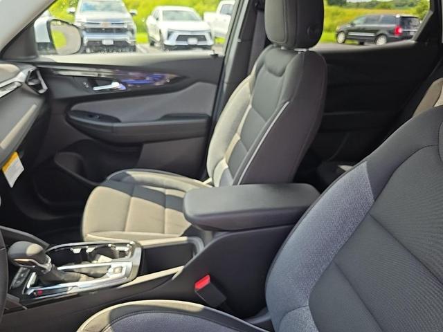 Photo of 2026 Summit White Chevrolet Trailblazer