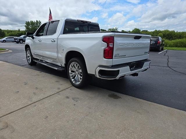 Photo of 2023 Iridescent Pearl Tricoat Chevrolet Silverado 1500