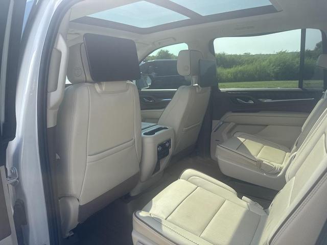 Photo of 2021 White Frost Tricoat GMC Yukon XL