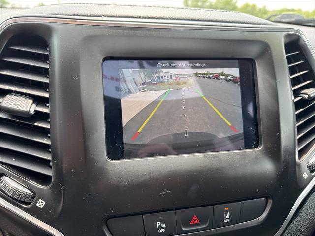 Photo of 2021 Velvet Red Pearlcoat Jeep Cherokee
