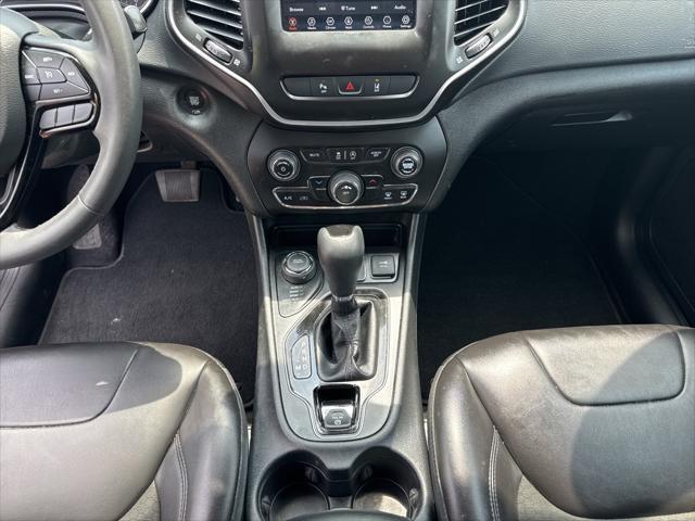 Photo of 2021 Velvet Red Pearlcoat Jeep Cherokee
