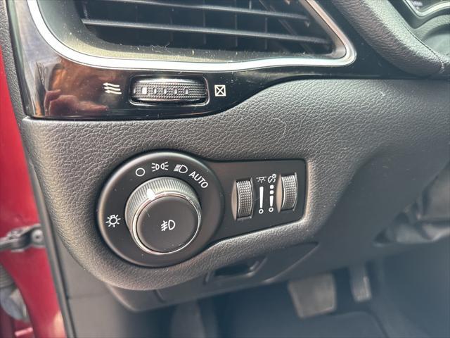 Photo of 2021 Velvet Red Pearlcoat Jeep Cherokee