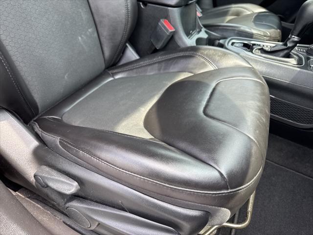 Photo of 2021 Velvet Red Pearlcoat Jeep Cherokee