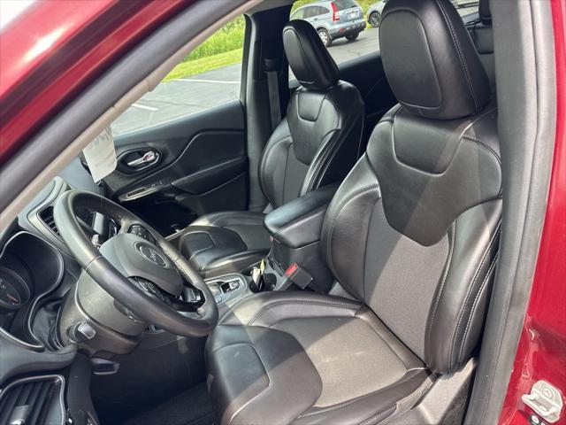 Photo of 2021 Velvet Red Pearlcoat Jeep Cherokee