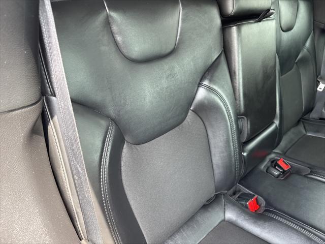 Photo of 2021 Velvet Red Pearlcoat Jeep Cherokee