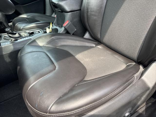 Photo of 2021 Velvet Red Pearlcoat Jeep Cherokee