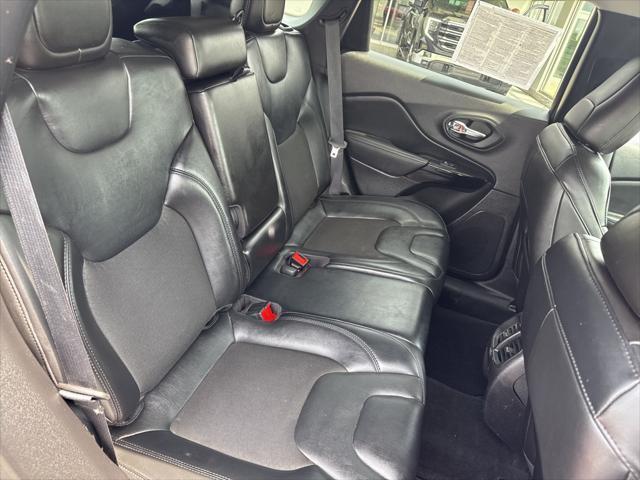 Photo of 2021 Velvet Red Pearlcoat Jeep Cherokee