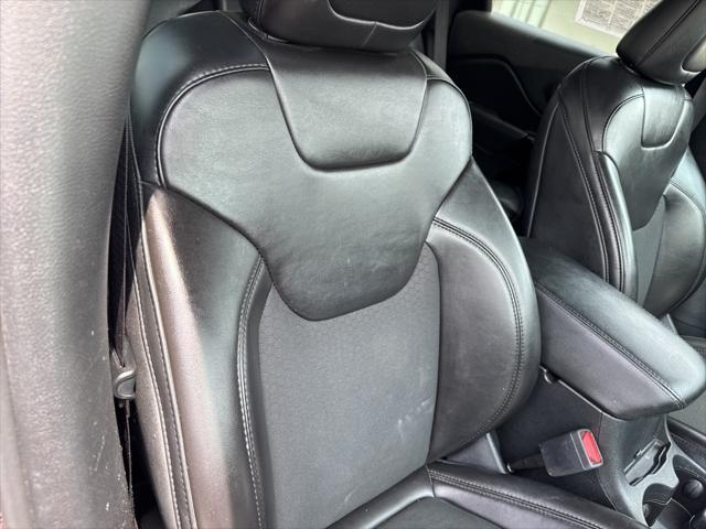 Photo of 2021 Velvet Red Pearlcoat Jeep Cherokee
