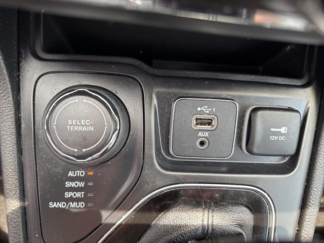 Photo of 2021 Velvet Red Pearlcoat Jeep Cherokee