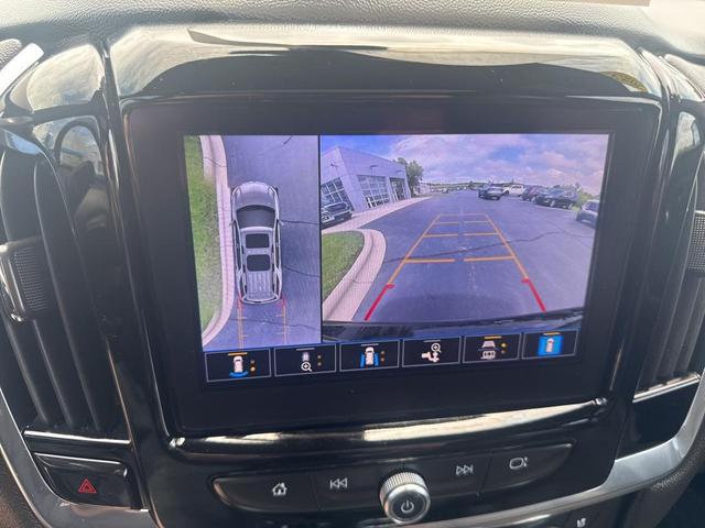 Photo of 2023 Mosaic Black Metallic Chevrolet Traverse