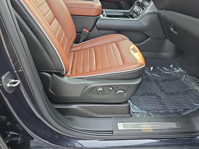 Photo of 2023 Titanium Rush Metallic GMC Yukon