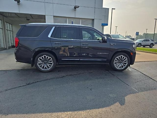 Photo of 2023 Titanium Rush Metallic GMC Yukon