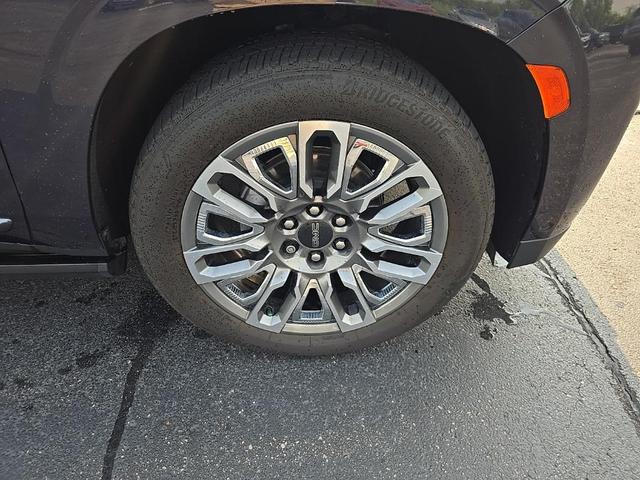 Photo of 2023 Titanium Rush Metallic GMC Yukon