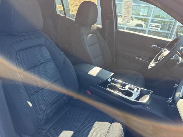 Photo of 2026 Summit White Chevrolet Equinox