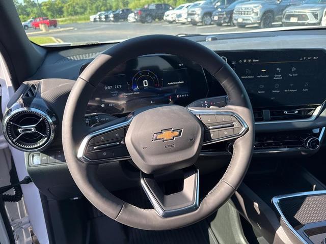 Photo of 2026 Summit White Chevrolet Equinox