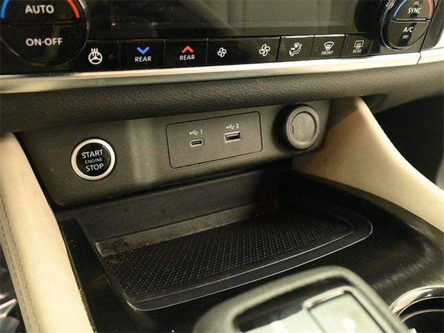 Photo of 2023 Pearl White Tri-Coat Nissan Rogue