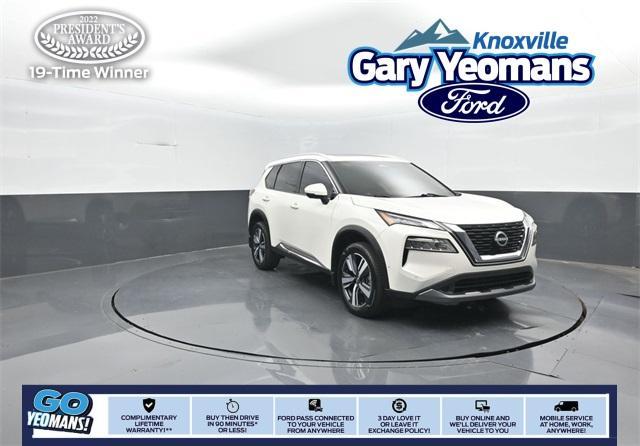 Photo of 2023 Pearl White Tri-Coat Nissan Rogue