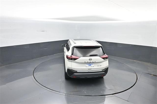 Photo of 2023 Pearl White Tri-Coat Nissan Rogue