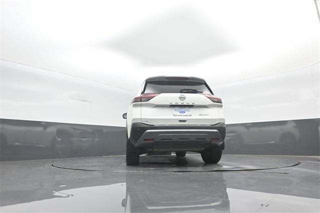Photo of 2023 Pearl White Tri-Coat Nissan Rogue