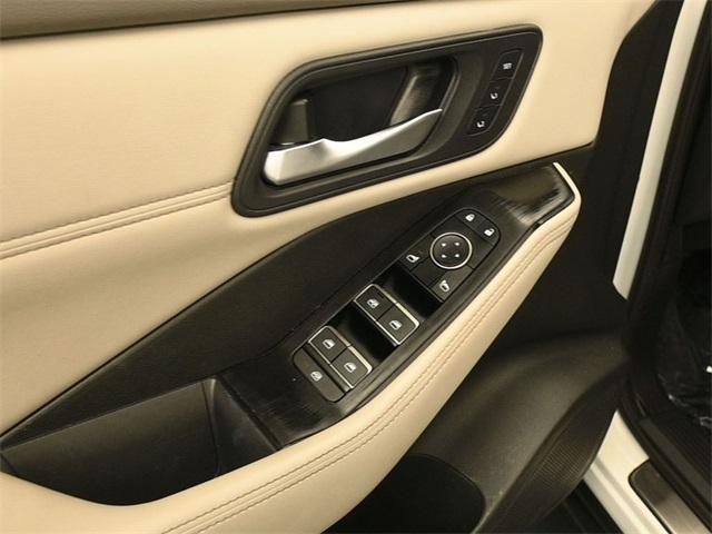 Photo of 2023 Pearl White Tri-Coat Nissan Rogue