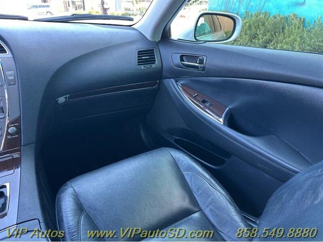 Photo of 2011 Silver Lexus ES 350