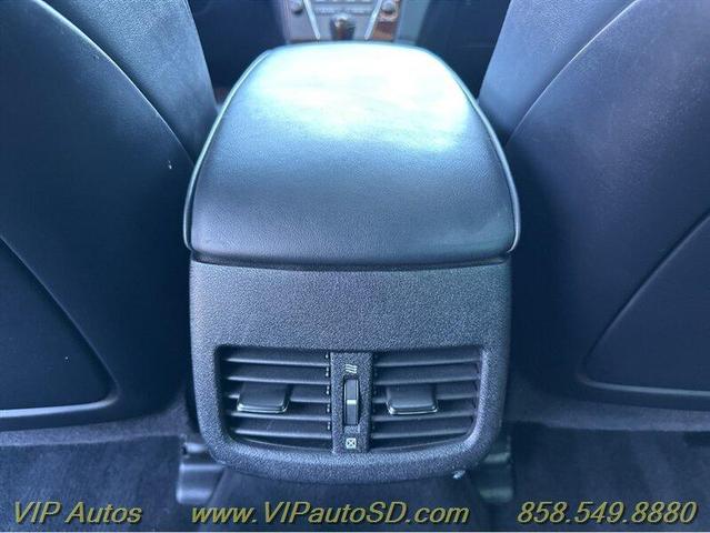 Photo of 2011 Silver Lexus ES 350