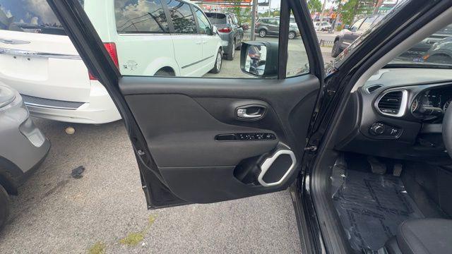 Photo of 2021 Black Clearcoat Jeep Renegade