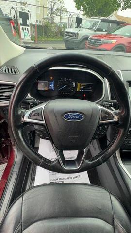 Photo of 2017 Burgundy Ford Edge