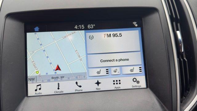 Photo of 2017 Burgundy Ford Edge