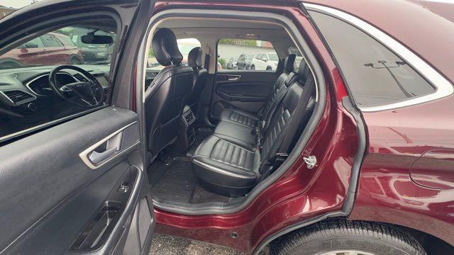 Photo of 2017 Burgundy Ford Edge