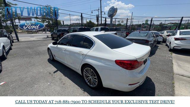 Photo of 2020 Alpine White BMW 530