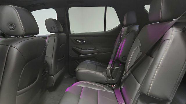 Photo of 2022 Iridescent Pearl Tricoat Chevrolet Traverse
