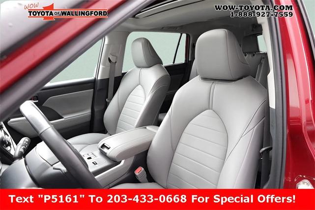 Photo of 2023 Ruby Flare Pearl Toyota Highlander