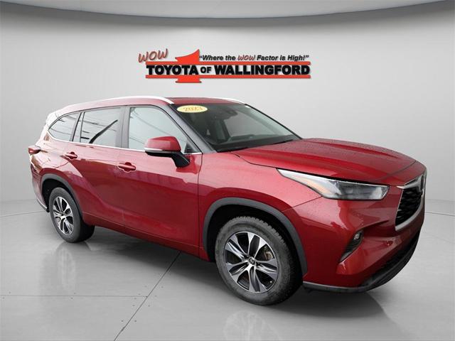 Photo of 2023 Ruby Flare Pearl Toyota Highlander