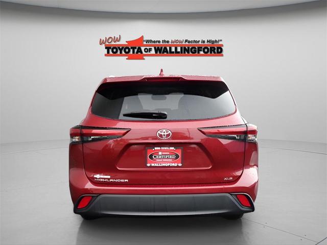 Photo of 2023 Ruby Flare Pearl Toyota Highlander
