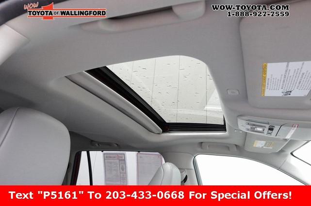 Photo of 2023 Ruby Flare Pearl Toyota Highlander