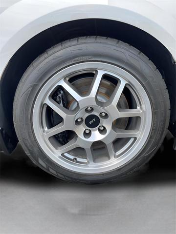 Photo of 2009 Performance White Clearcoat Ford Shelby GT500